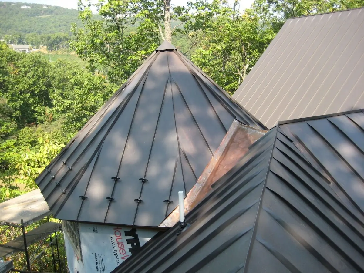 Professional Gutter Cleaning by Craftsman Roofing in Isleton